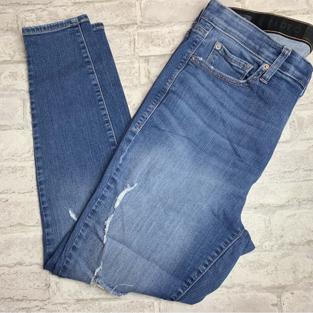 Torrid Sky High Distressed Blue Skinny Jeans EUC 16R😍